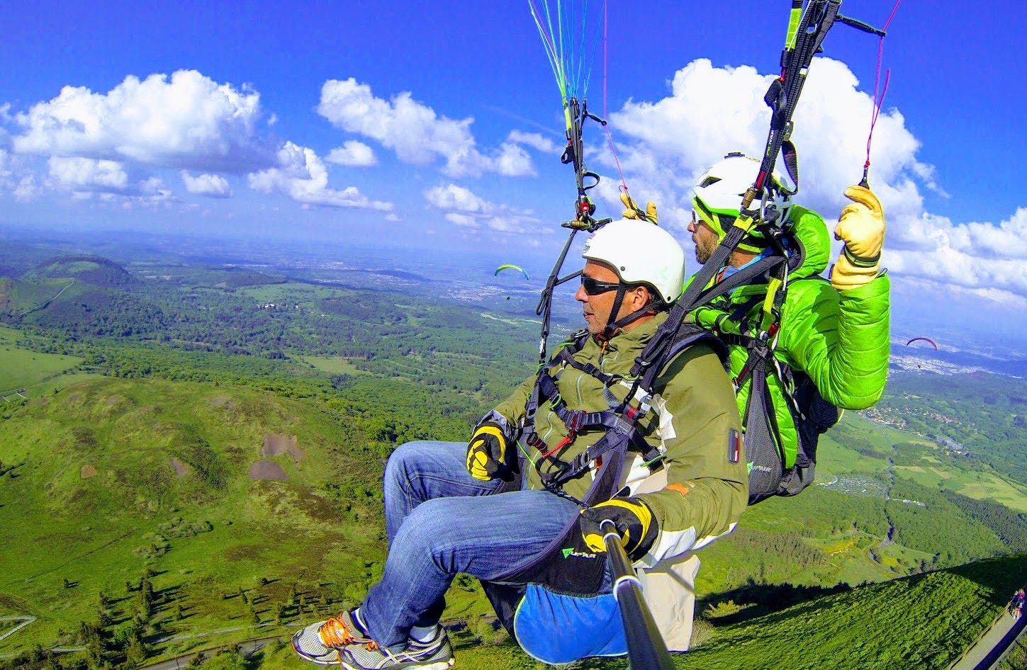 Vol decouverte au dessus du puy de dome par absoluparapente