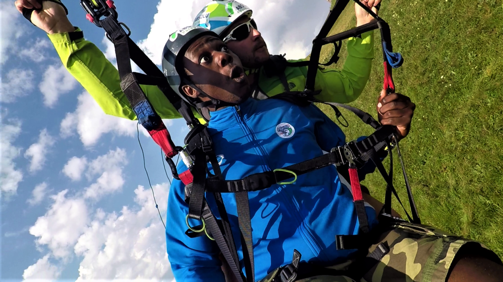 Photo vol en parapente acrobatique Puy de Dôme