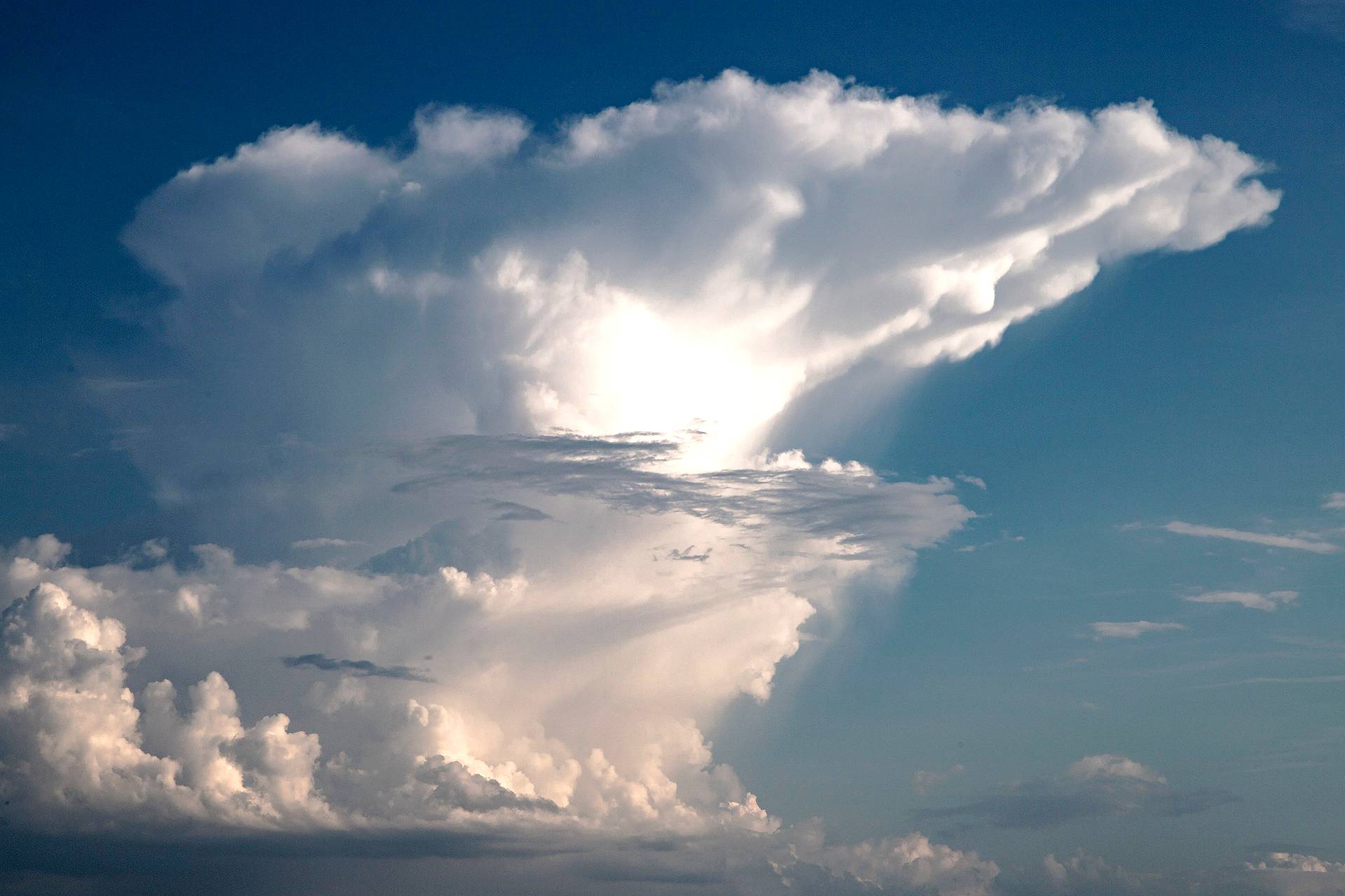 Ne pas faire de Parapente avec des nuages de type cumulo nimbus 